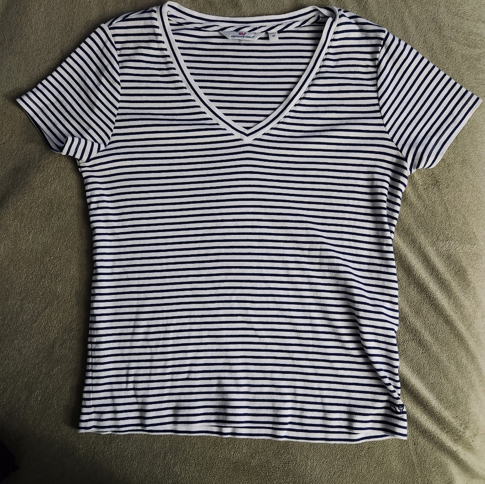 Women's Vineyard Vines tshirt